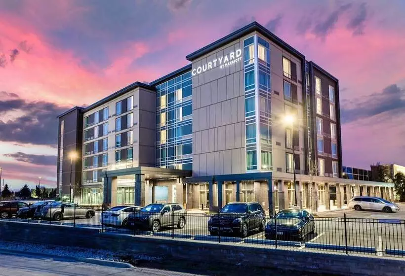 ホテル Courtyard By Marriott Burlington Oakville