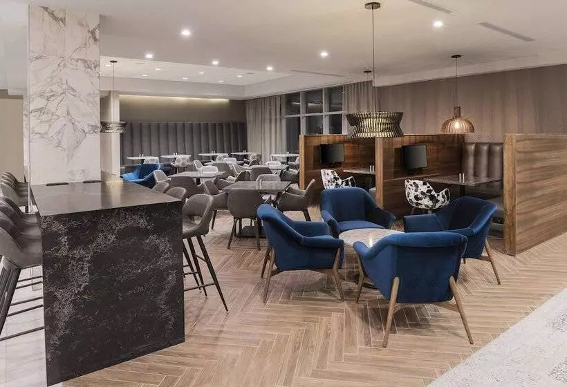 ホテル Courtyard By Marriott Burlington Oakville