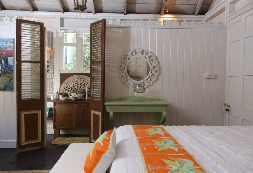 هاستل Pink Plantation House