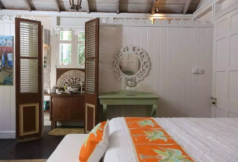 ユースホステル Pink Plantation House