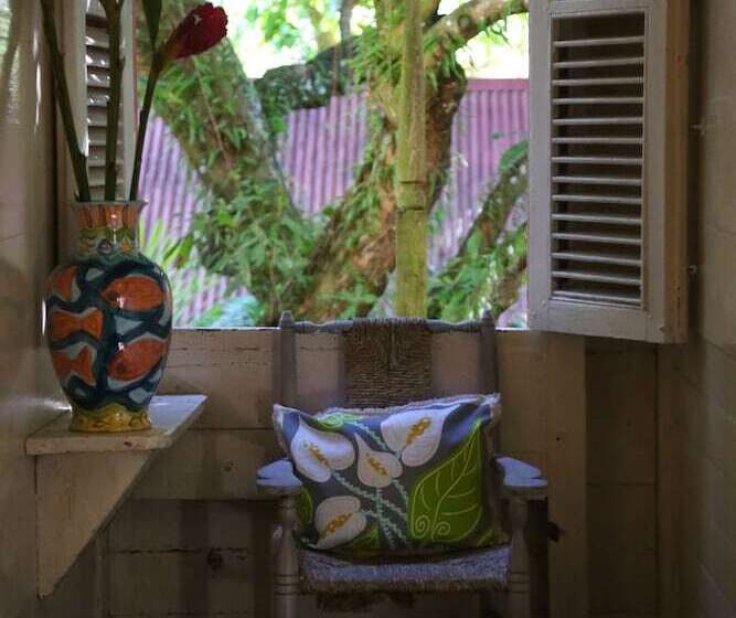 هاستل Pink Plantation House