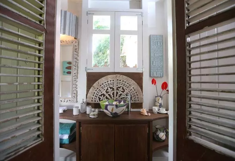 ユースホステル Pink Plantation House