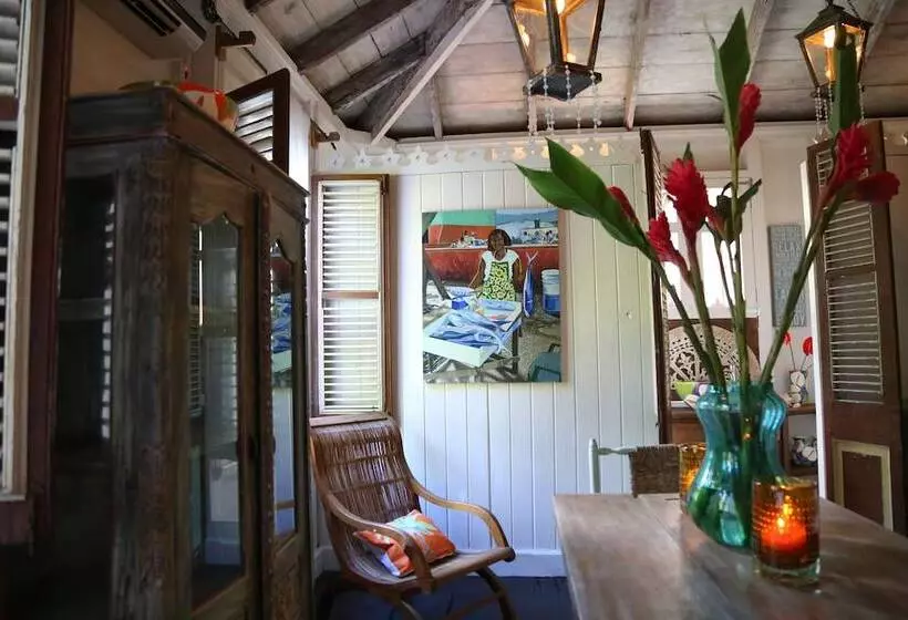 ユースホステル Pink Plantation House