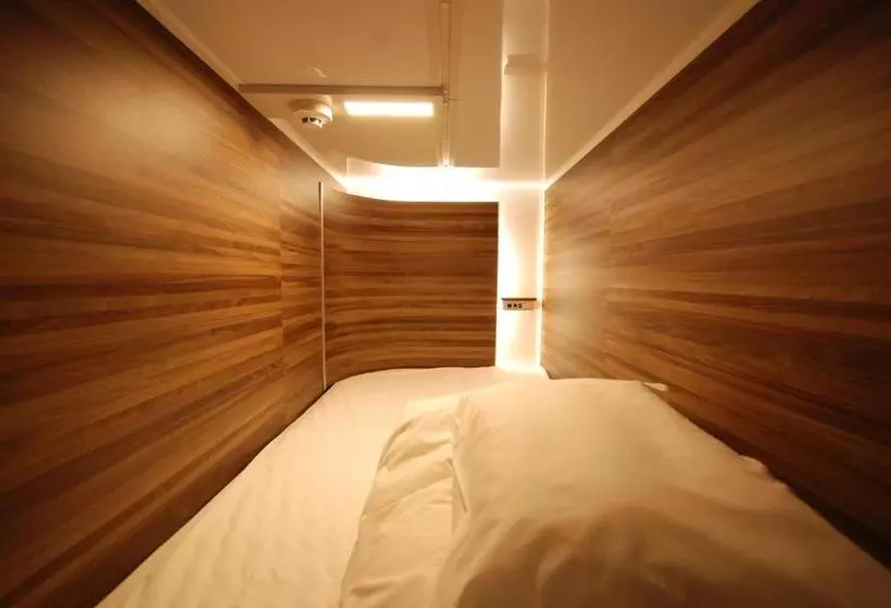 Hotel Càpsula First Cube Yamaguchi