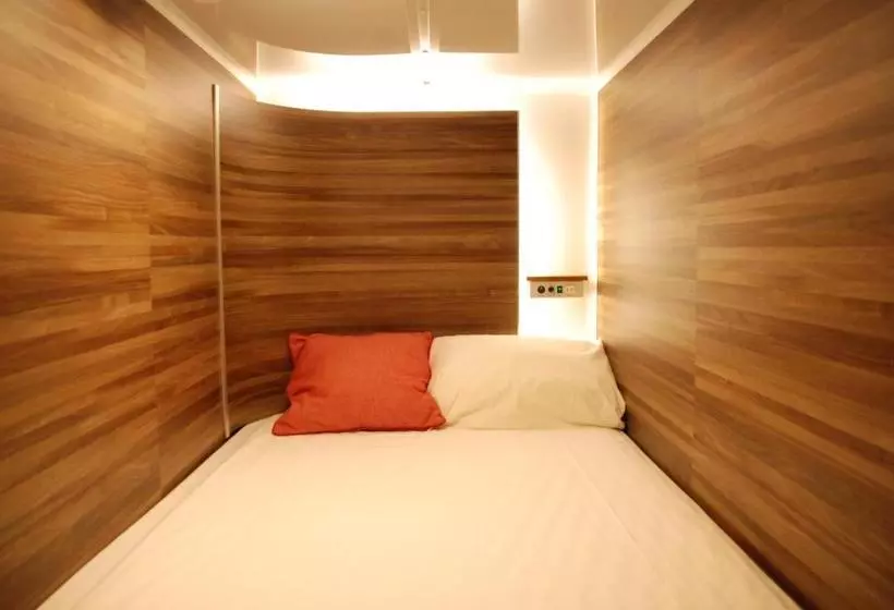 Hotel Càpsula First Cube Yamaguchi