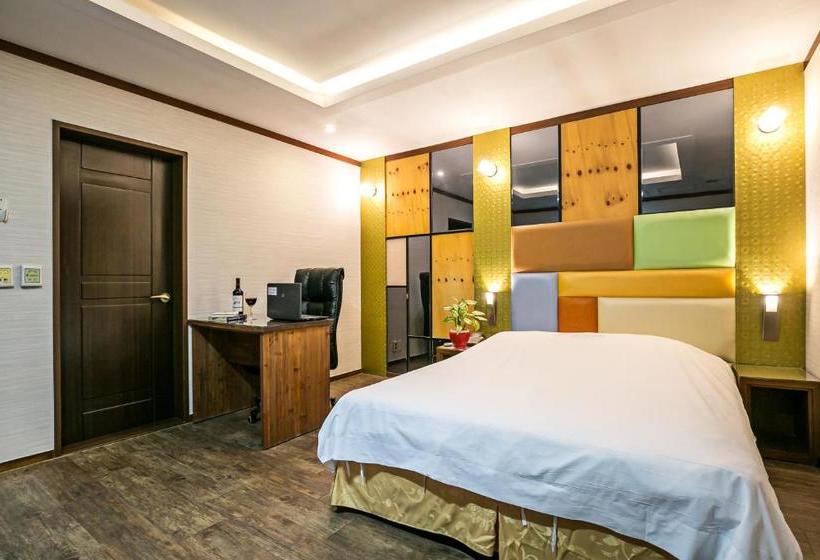 בית מלון כפרי Fiore Tourist