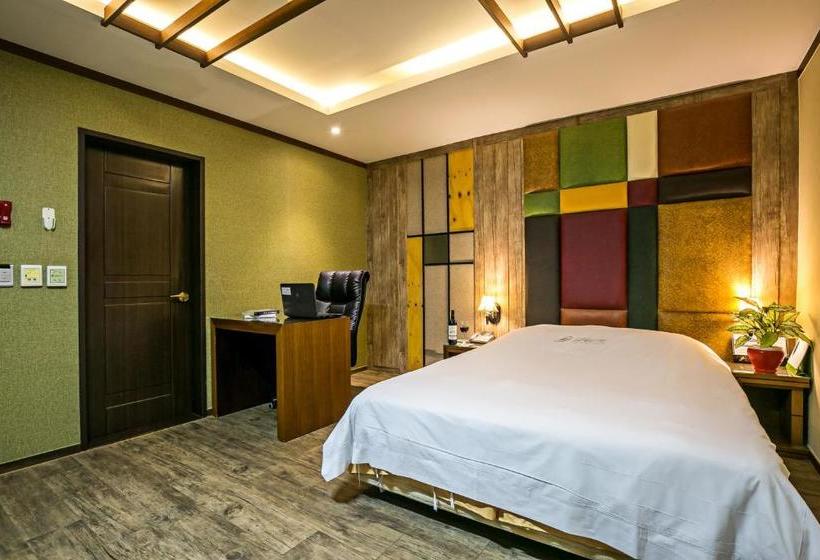 בית מלון כפרי Fiore Tourist