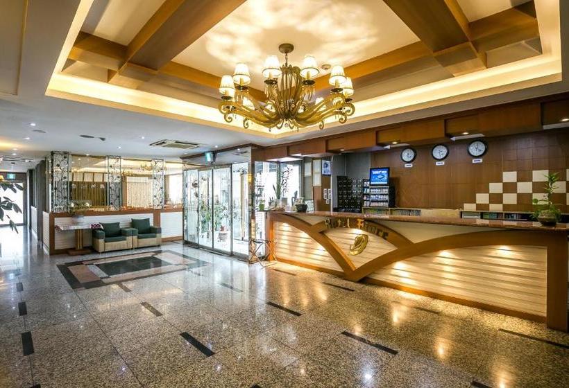 בית מלון כפרי Fiore Tourist