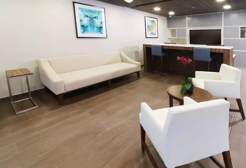 ホテル Holiday Inn Express & Suites   Playa Del Carmen, An Ihg