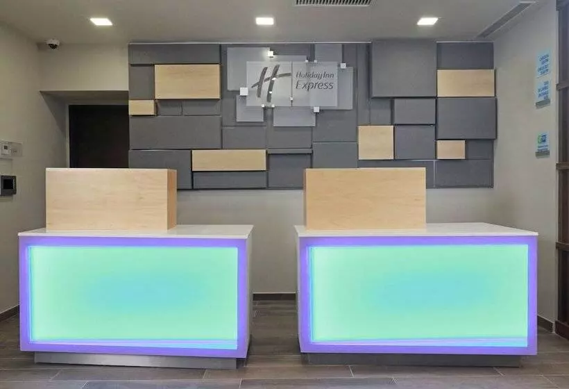 ホテル Holiday Inn Express & Suites   Playa Del Carmen, An Ihg