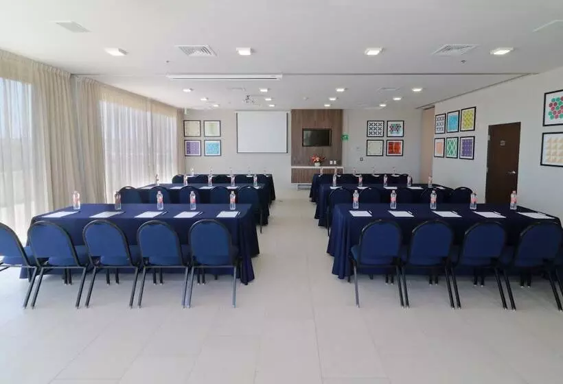 ホテル Holiday Inn Express & Suites   Playa Del Carmen, An Ihg