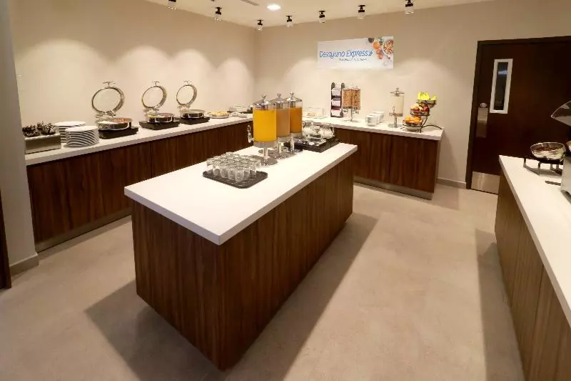 ホテル Holiday Inn Express & Suites   Playa Del Carmen, An Ihg