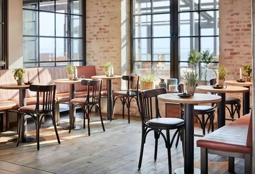 Lighthouse Hotel & Spa