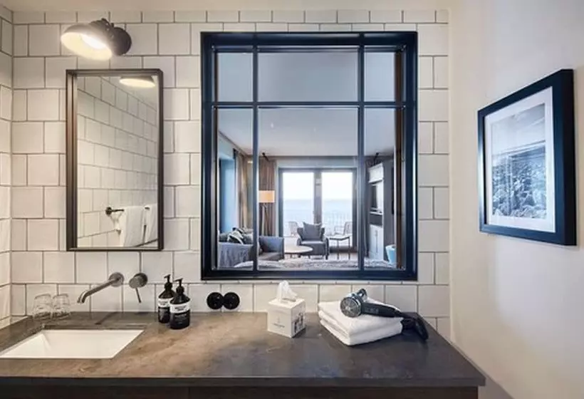 Lighthouse Hotel & Spa