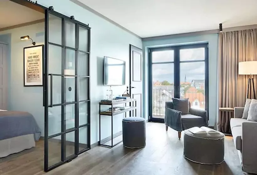 Lighthouse Hotel & Spa