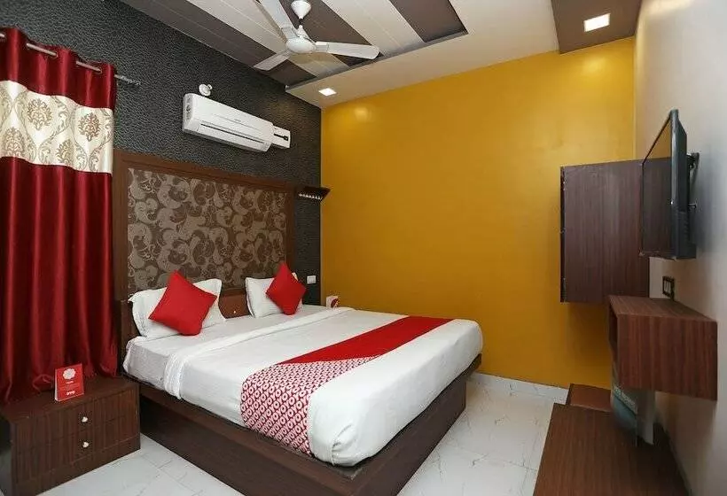 Hotelli Oyo 18346 Glorify Stay2