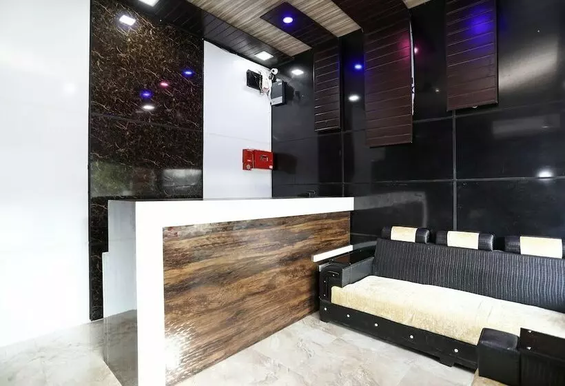 Hotelli Oyo 18346 Glorify Stay2