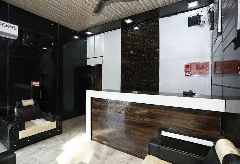 Hotelli Oyo 18346 Glorify Stay2