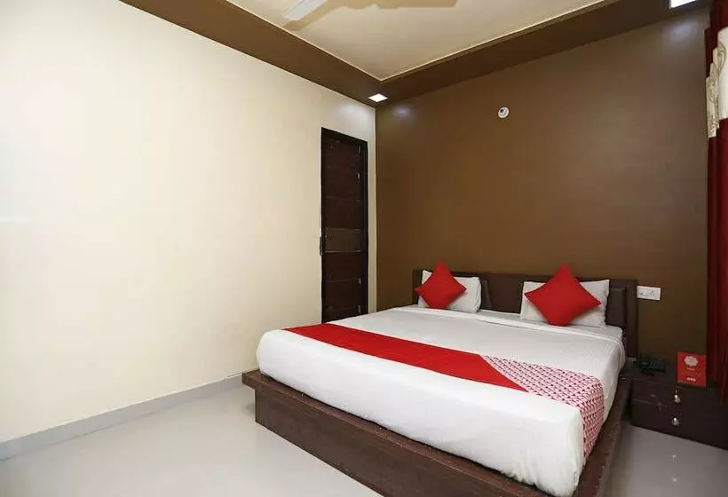 Hotelli Oyo 18346 Glorify Stay2