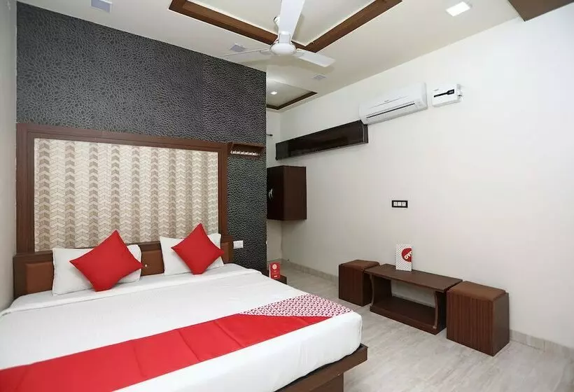 Hotelli Oyo 18346 Glorify Stay2