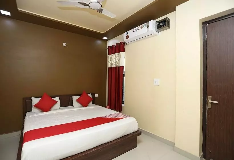 Hotelli Oyo 18346 Glorify Stay2