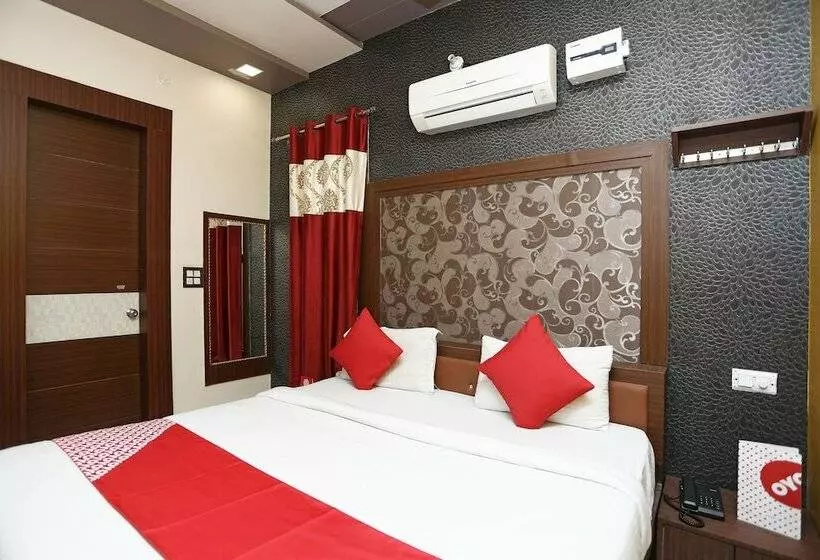 Hotelli Oyo 18346 Glorify Stay2