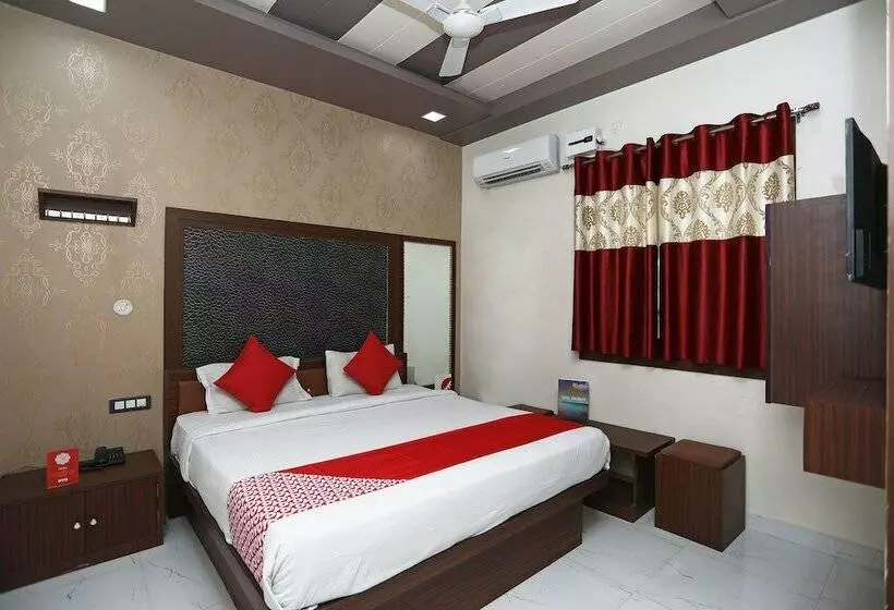 Hotelli Oyo 18346 Glorify Stay2