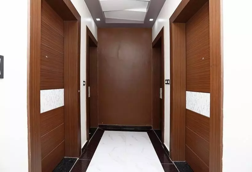 Hotelli Oyo 18346 Glorify Stay2