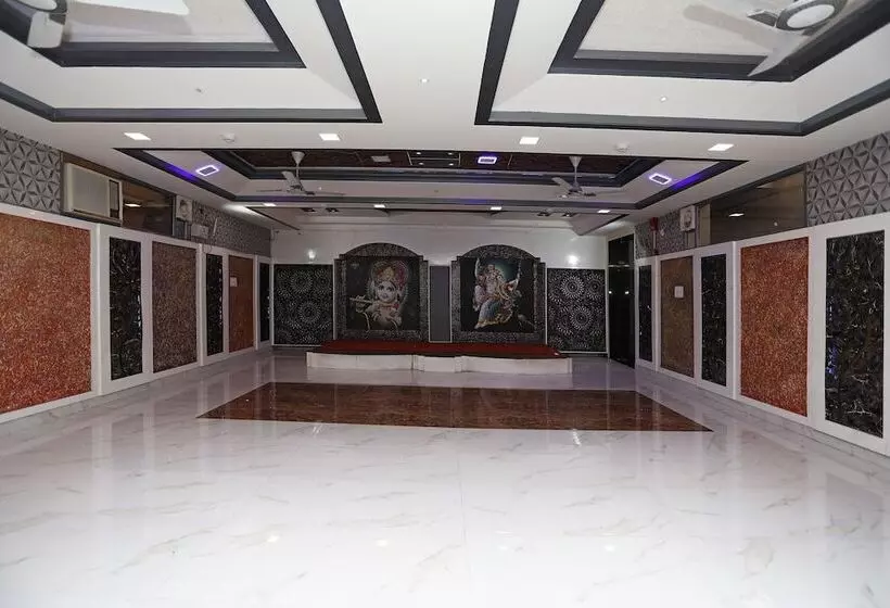 Hotelli Oyo 18346 Glorify Stay2