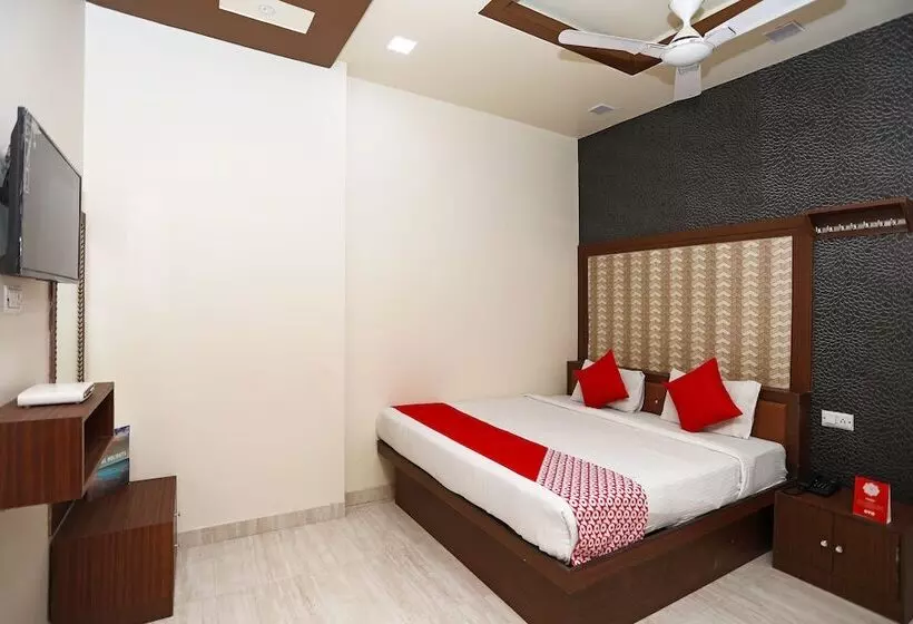 Hotelli Oyo 18346 Glorify Stay2