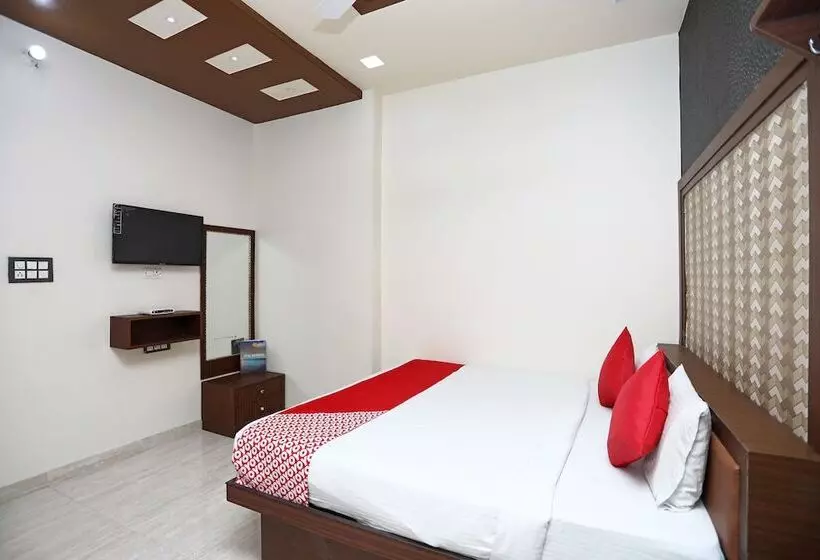 Hotelli Oyo 18346 Glorify Stay2