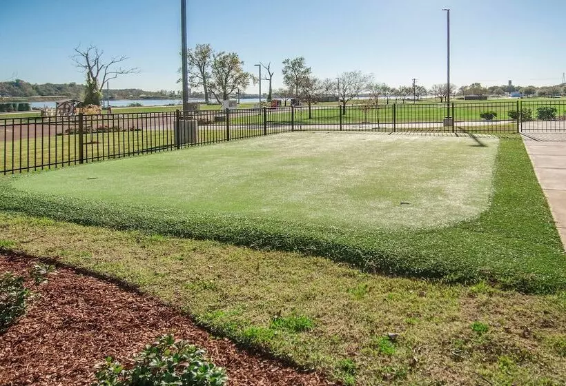 Hotelli Towneplace Suites By Marriott Vidalia Riverfront