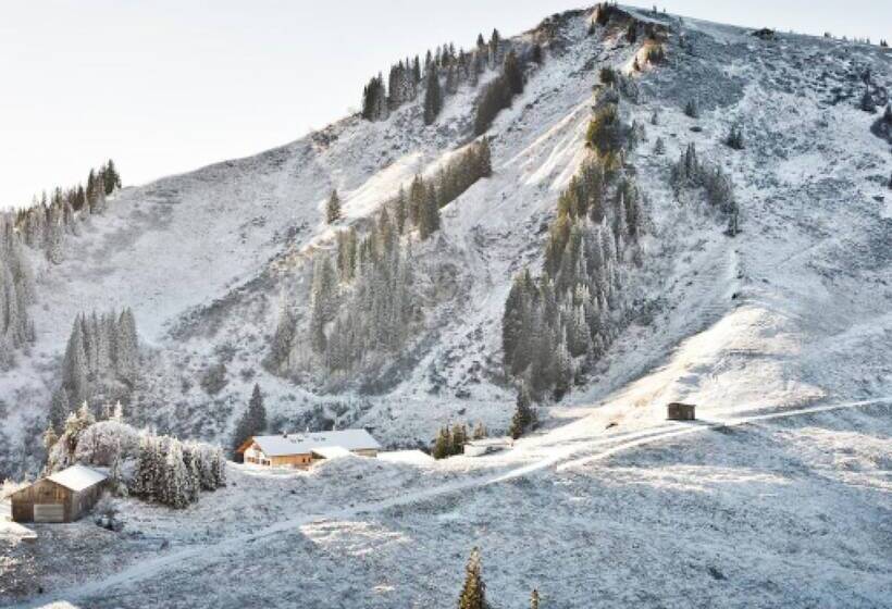 Majatalo Berghotel Altes Wallberghaus