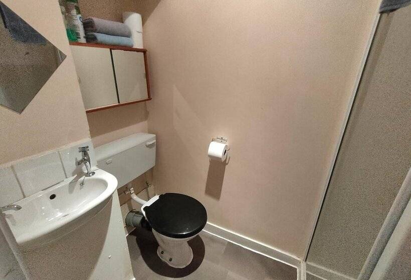 הוסטל Plymouth Backpackers