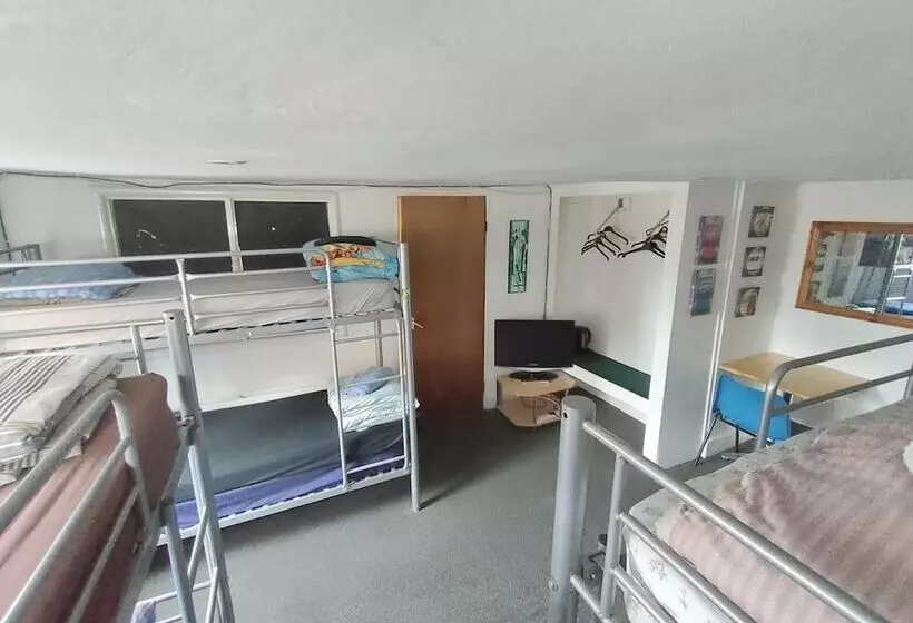 هاستل Plymouth Backpackers