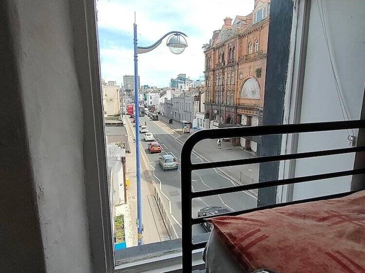 הוסטל Plymouth Backpackers