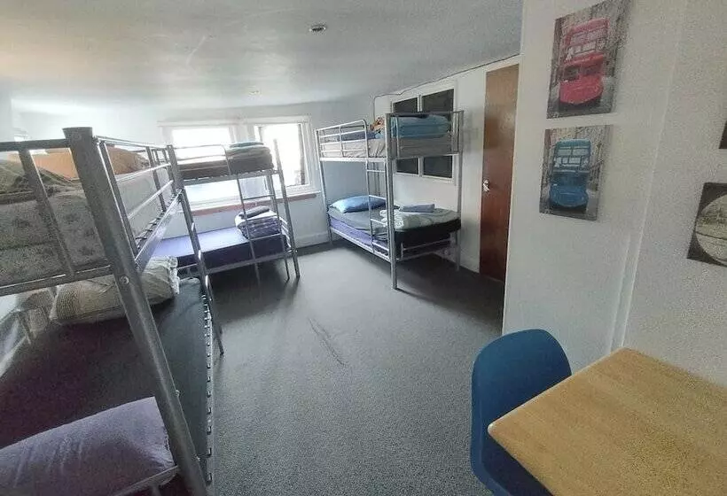 هاستل Plymouth Backpackers