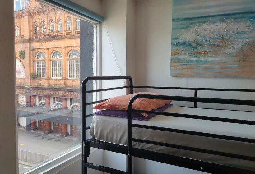 הוסטל Plymouth Backpackers