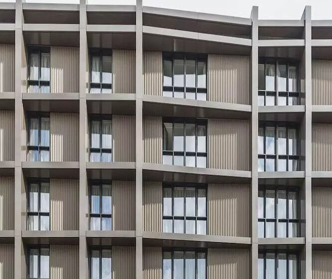 هاستل Yust Antwerp