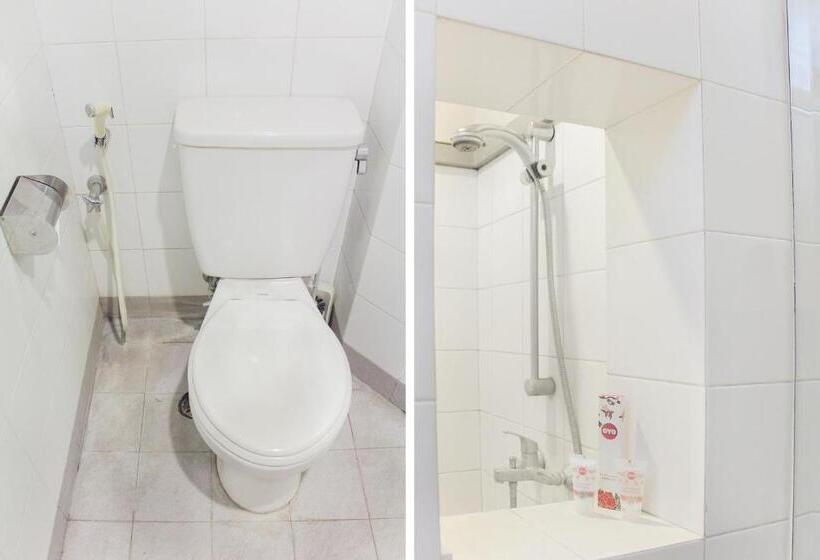 Otel Oyo 123 Puri Lotus