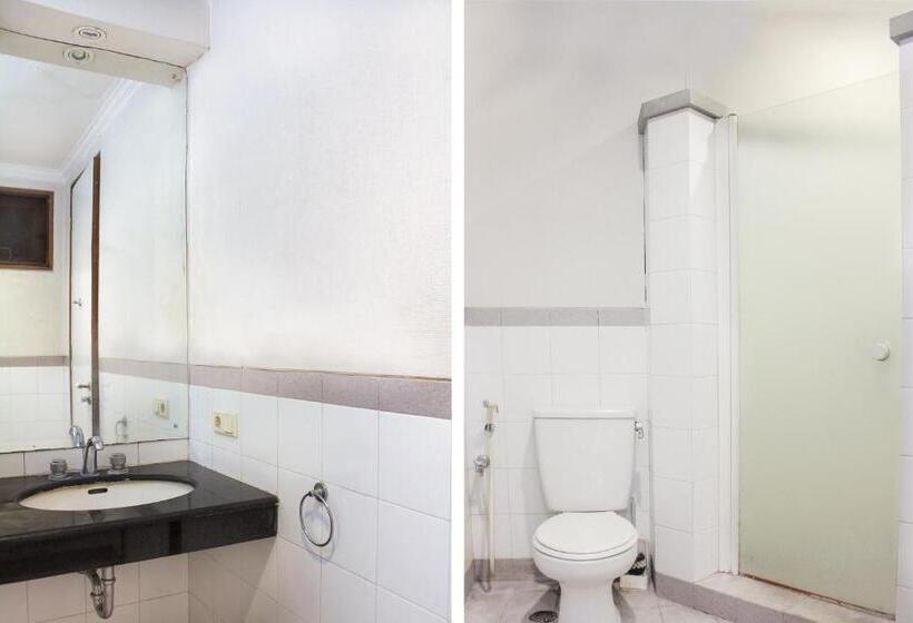 Otel Oyo 123 Puri Lotus