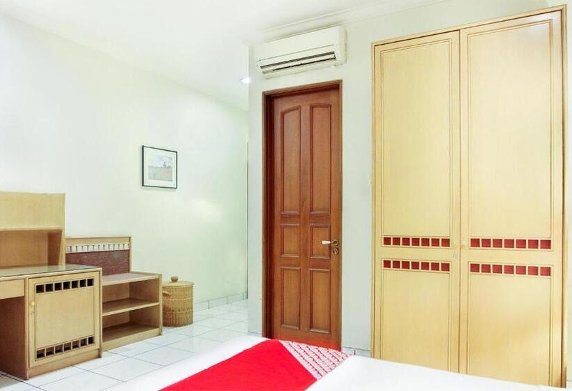 Otel Oyo 123 Puri Lotus