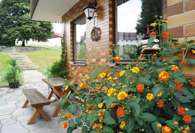 Hotelli Landgasthof Henghuber