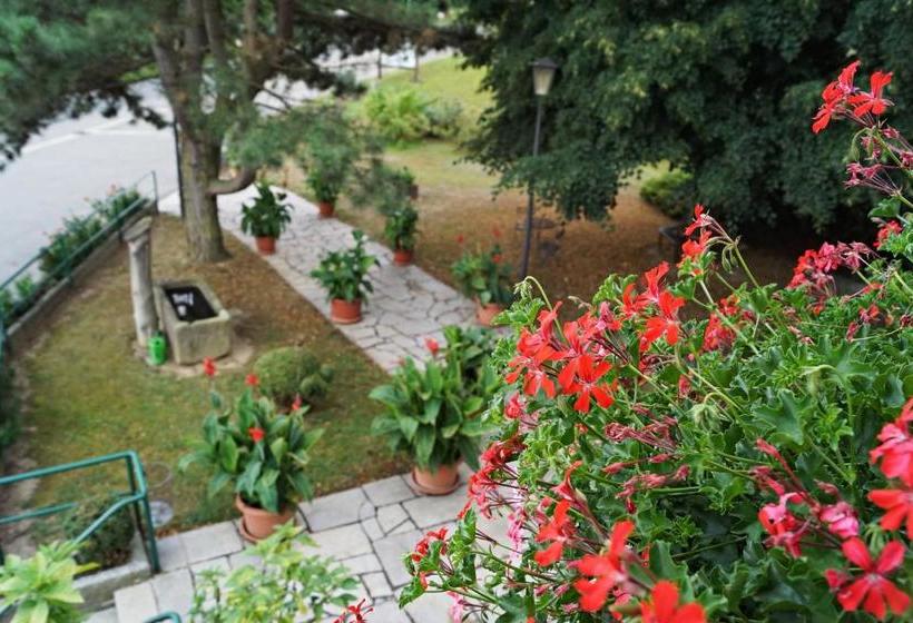 בית מלון כפרי Landgasthof Henghuber