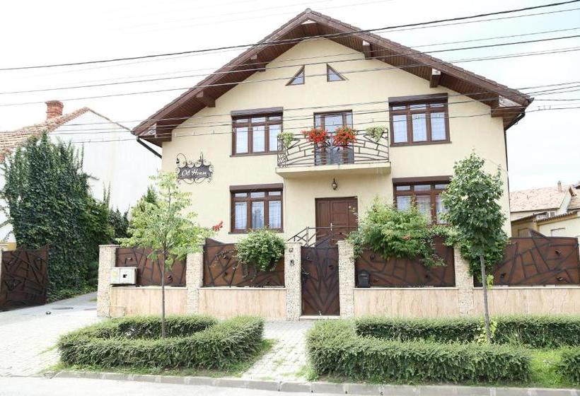 پانسیون Oli House