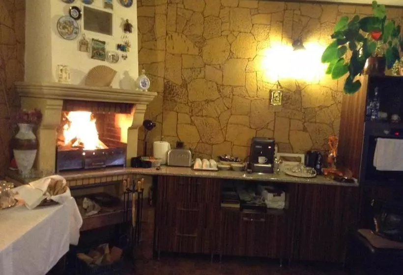 ペンション Oli House