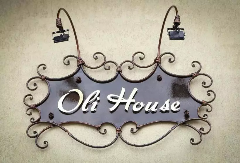 ペンション Oli House