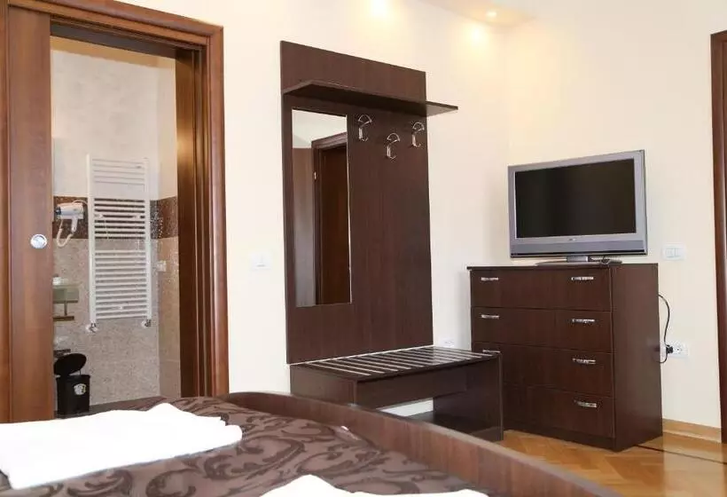 ペンション Oli House