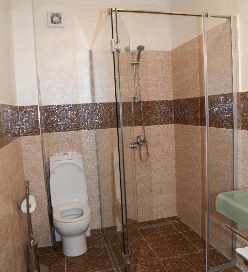 پانسیون Oli House