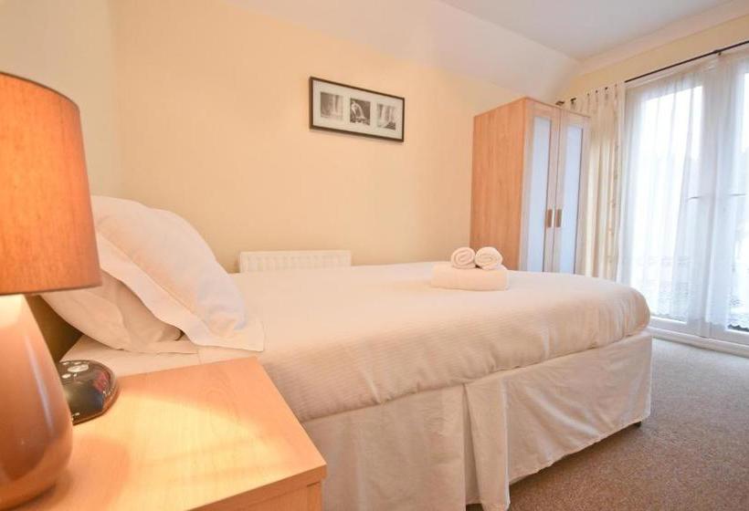 بنسيون Town Or Country Captains House